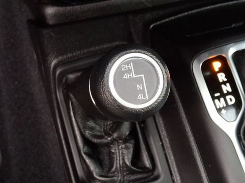 Used 2022 Jeep Gladiator Sport AWD/4WD image 23
