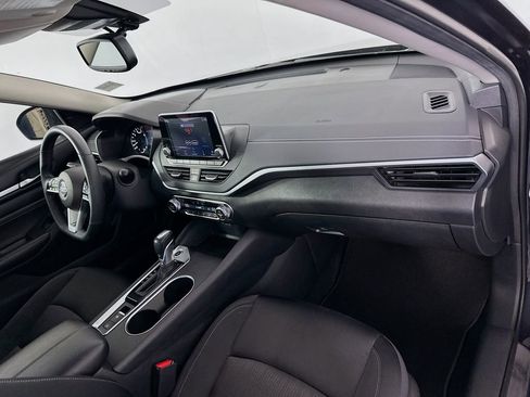 Used 2019 Nissan Altima 2.5 SV FWD image 29