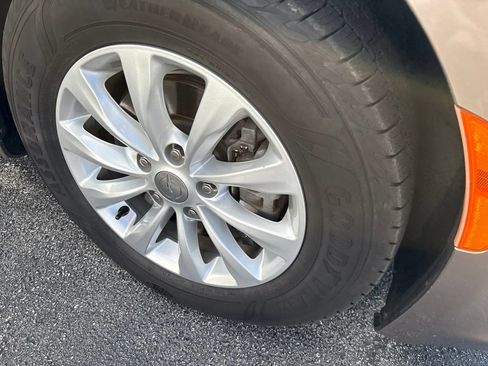 Certified 2018 Chrysler Pacifica Touring-L FWD image 7