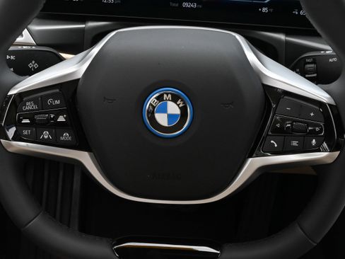 Used 2026 BMW i4 xDrive40i w/ Premium Package AWD/4WD image 31