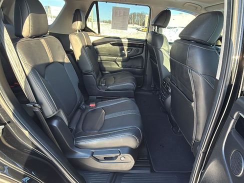 Used 2025 Honda Pilot Touring image 21