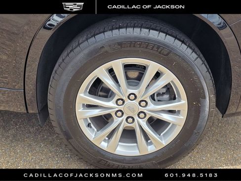 Certified 2025 Cadillac XT6 Luxury FWD image 27