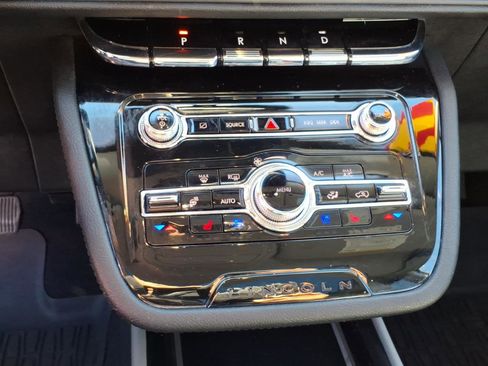 Used 2022 Lincoln Corsair Standard w/ Premium Package image 22