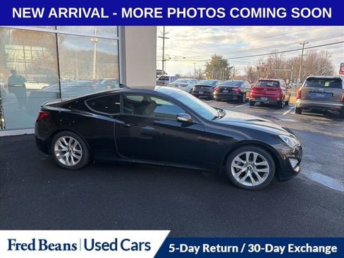 Used 2015 Hyundai Genesis 3.8 image 4
