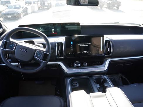 New 2026 Ford Expedition Platinum w/ Stealth Appearance Package AWD/4WD image 16