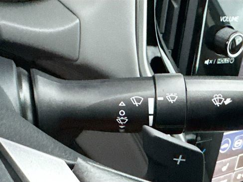 Used 2025 Subaru Legacy Limited image 14