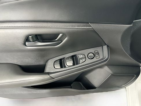 Used 2024 Nissan Sentra S image 15