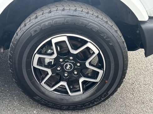 Used 2025 Ford Bronco Outer Banks AWD/4WD image 9