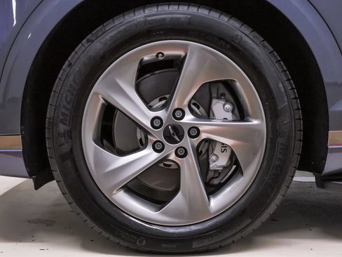 Certified 2026 Genesis GV70 2.5T Select AWD/4WD image 30