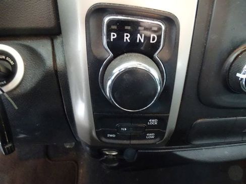 Used 2016 RAM 1500 Classic SLT AWD/4WD image 9