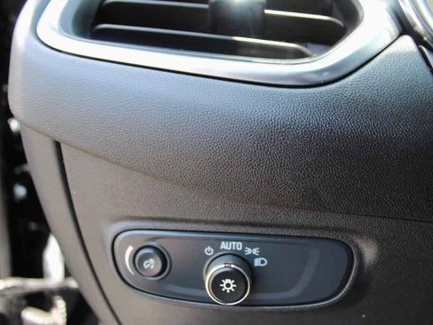 Used 2024 Chevrolet Equinox LS w/ LS Convenience Package FWD image 12