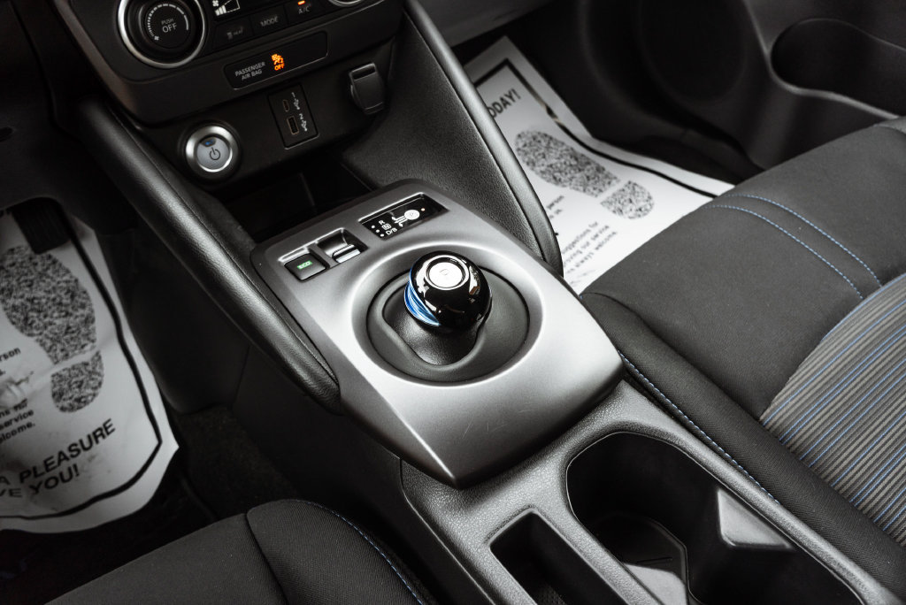 Used 2025 Nissan Leaf S FWD image 19