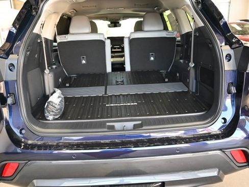 New 2026 Toyota Highlander Limited AWD/4WD image 8