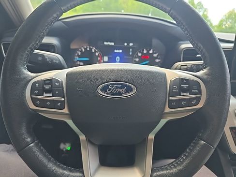 Used 2021 Ford Explorer XLT w/ Equipment Group 202A RWD image 18