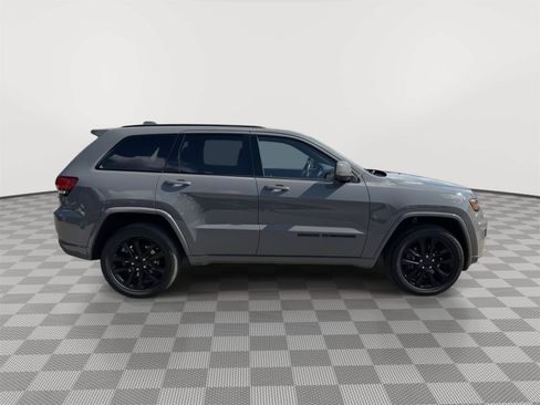 Used 2021 Jeep Grand Cherokee Laredo X AWD/4WD image 6