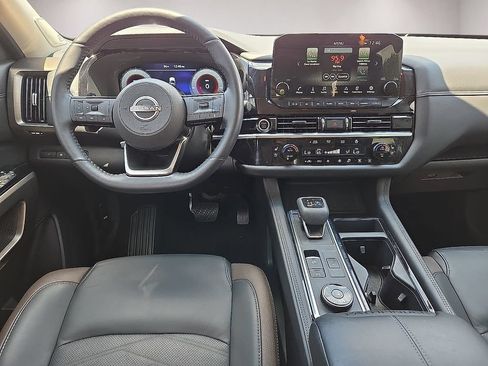Used 2024 Nissan Pathfinder Platinum AWD/4WD image 11