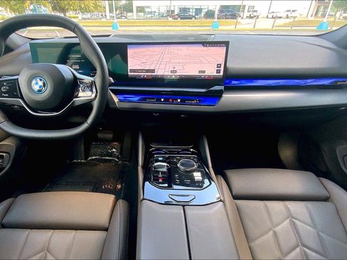 Certified 2024 BMW i5 eDrive40i w/ Premium Package image 15