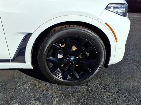 Used 2020 BMW X7 xDrive40i w/ Cold Weather Package image 9