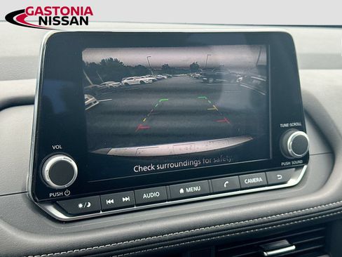 Used 2026 Nissan Rogue SV FWD image 17