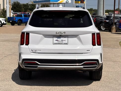 Used 2023 Kia Sorento SX AWD/4WD image 6