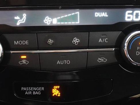 Used 2018 Nissan Rogue Sport SV w/ SV All-Weather Package AWD/4WD image 15