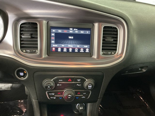 Used 2019 Dodge Charger SXT RWD image 18