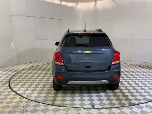 Used 2022 Chevrolet Trax LT w/ LT Convenience Package image 7