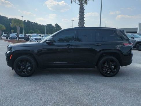 Used 2024 Jeep Grand Cherokee Limited w/ Luxury Tech Group II AWD/4WD image 7