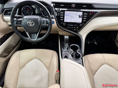 Used 2020 Toyota Camry XLE w/ Carpet Mat Package FWD image 13