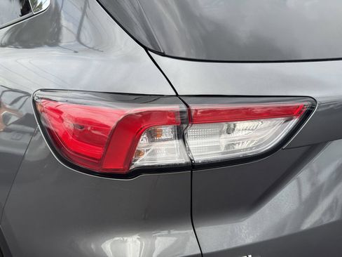 Certified 2022 Ford Escape SEL FWD image 10