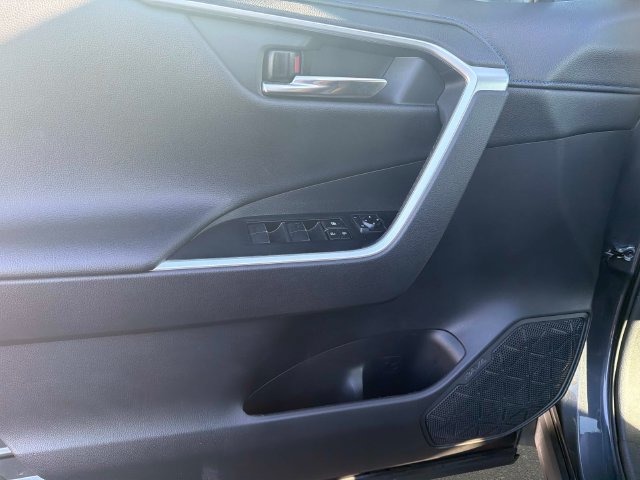 Used 2021 Toyota RAV4 XSE w/ XSE Grade Weather Package AWD/4WD image 14