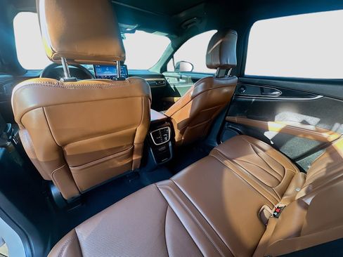 Used 2022 Lincoln Nautilus Reserve w/ Luxury Package image 23