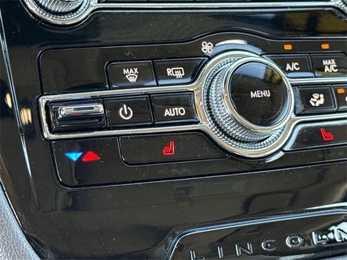 Used 2021 Lincoln Corsair FWD w/ Premium Package image 30