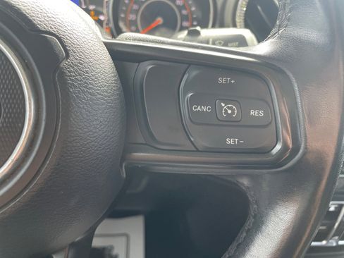 Used 2019 Jeep Wrangler Unlimited Sport S AWD/4WD image 18
