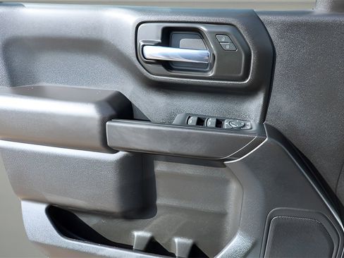 Used 2023 Chevrolet Silverado 1500 Custom image 16