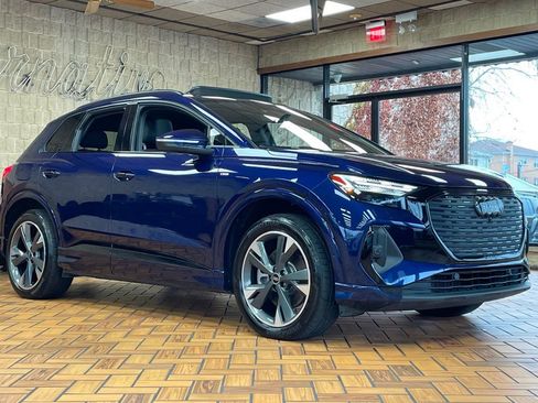 Used 2023 Audi Q4 e-tron Prestige w/ Black Optic Package image 9