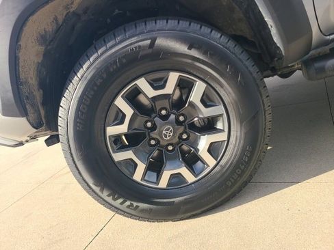 Used 2023 Toyota Tacoma TRD Off-Road image 12