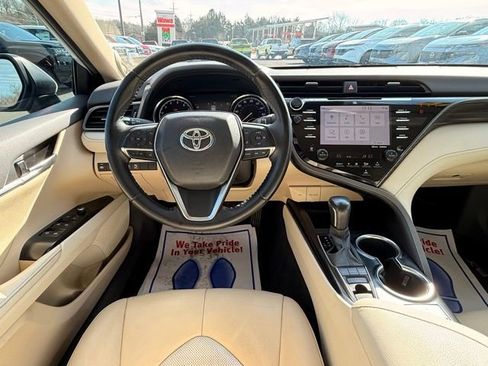 Used 2020 Toyota Camry XLE w/ Navigation Package image 23