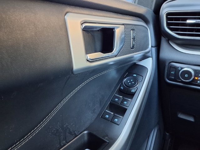 Used 2021 Ford Explorer XLT w/ Equipment Group 202A AWD/4WD image 20