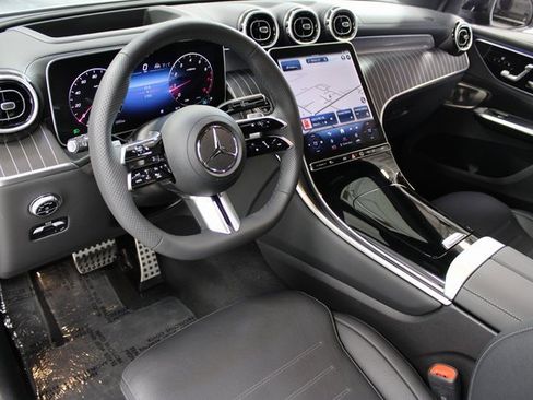 Used 2024 Mercedes-Benz GLC 300 image 8