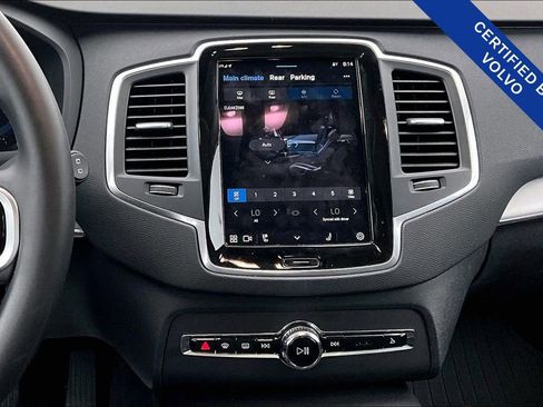 Used 2024 Volvo XC90 B5 Core w/ Protection Package Premier image 9