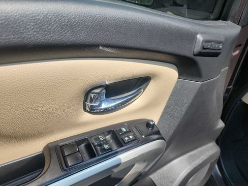 Used 2016 Nissan Titan SL RWD image 19