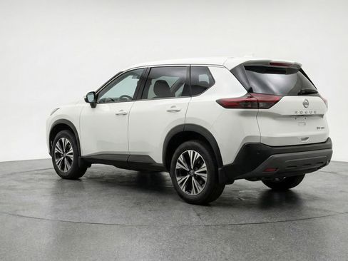 Used 2023 Nissan Rogue SV FWD image 6