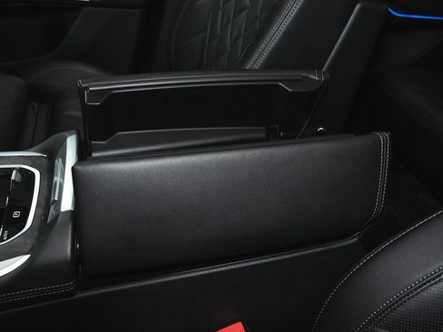 Used 2023 BMW X7 xDrive40i w/ M Sport Package image 50