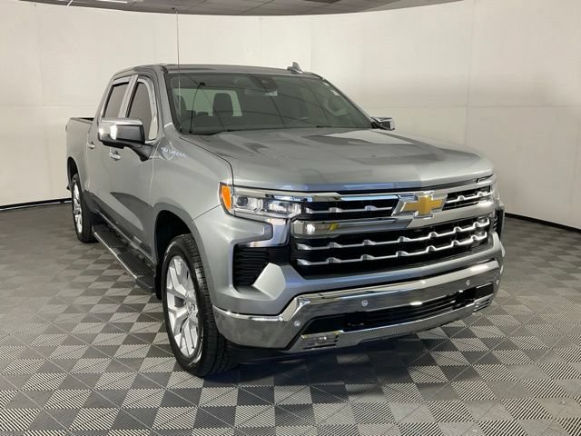Used 2023 Chevrolet Silverado 1500 LTZ AWD/4WD image 3