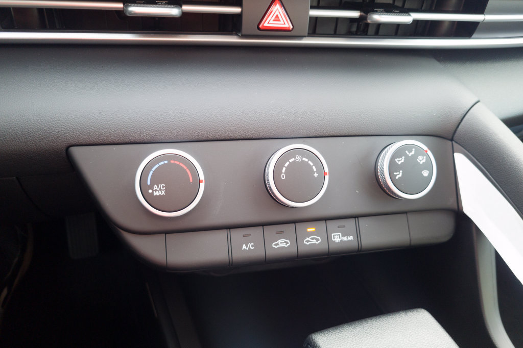 New 2026 Hyundai Elantra SE FWD image 21