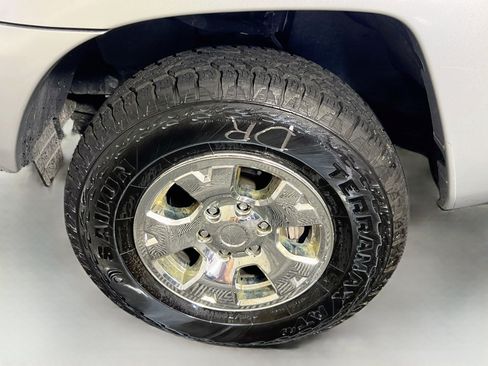 Used 2013 Toyota Tacoma 4x4 Access Cab V6 w/ SR5 Pkg image 13