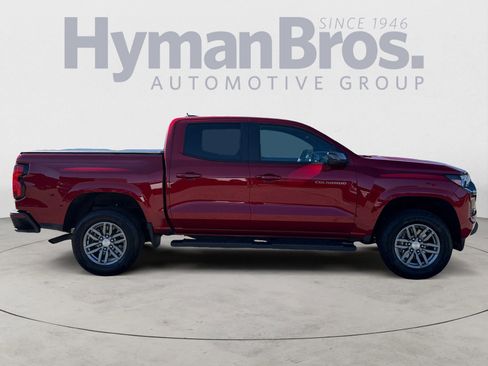 Used 2024 Chevrolet Colorado LT w/ LT Convenience Package II RWD image 2