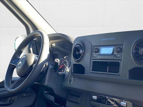 New 2025 Mercedes-Benz Sprinter 2500 image 25