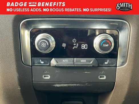 Used 2022 GMC Yukon SLT w/ SLT Luxury Package image 18